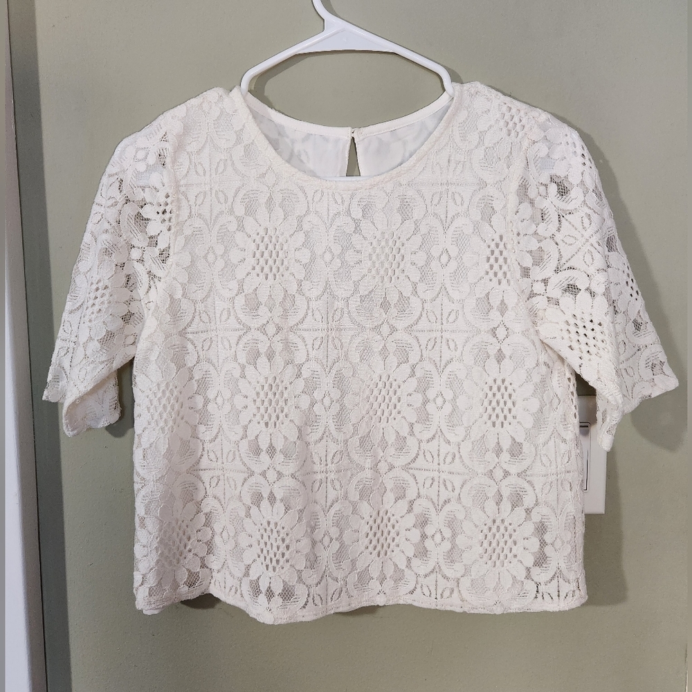 ABERCROMBIE & FITCH Lace Crop Top